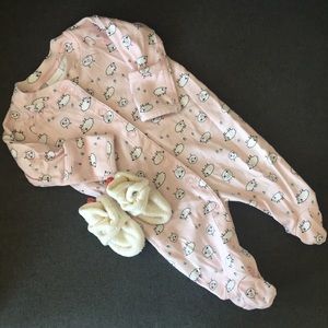 Hanna Andersson sleeper | Zutano booties set